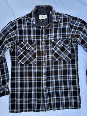 River Trader Plaid Button Down in Black & Blue Size Small